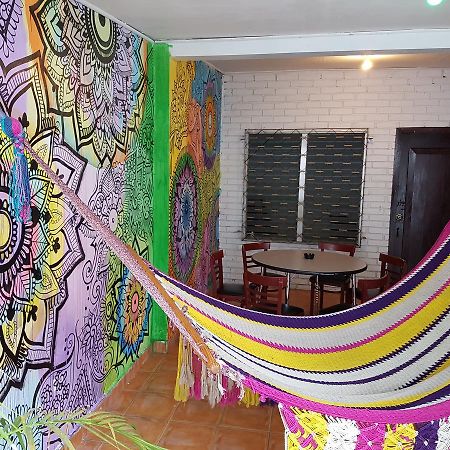 Hostal Aqui Me Quedo Сан Педро Сула Екстериор снимка