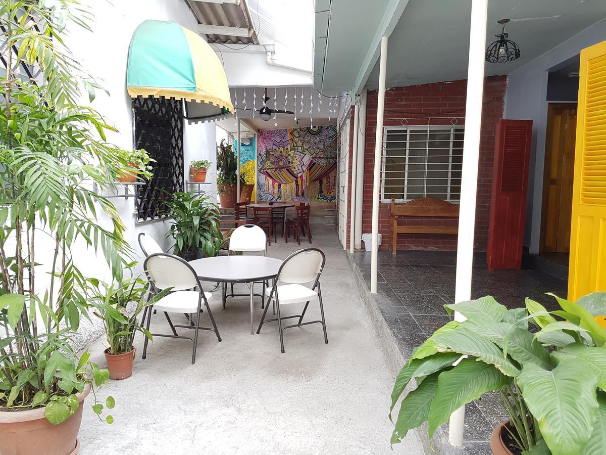 Hostal Aqui Me Quedo Сан Педро Сула Екстериор снимка